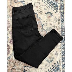 Denizen Levis Women’s 33X30 Black Medium Wash Skinny Jeans